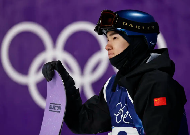 苏翊鸣惊天逆袭晋级决赛，苏翊鸣晋级米兰冬奥会单板滑雪男子大跳台决赛