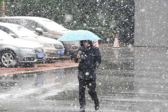 江浙沪皖将迎今年最大雨雪 中东部将迎来大范围雨雪天气 江浙沪皖将迎今年最大雨雪 中东部将迎来大范围雨雪天气