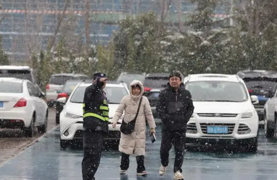 今起三天南方大部地区气温将下降6～10℃ 今明两天我国近海有7～9级大风