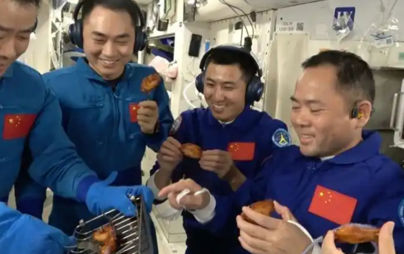 6个中国人在太空“聚餐烧烤” 太空烤翅风味有何不同 6个中国人在太空“聚餐烧烤” 太空烤翅风味有何不同