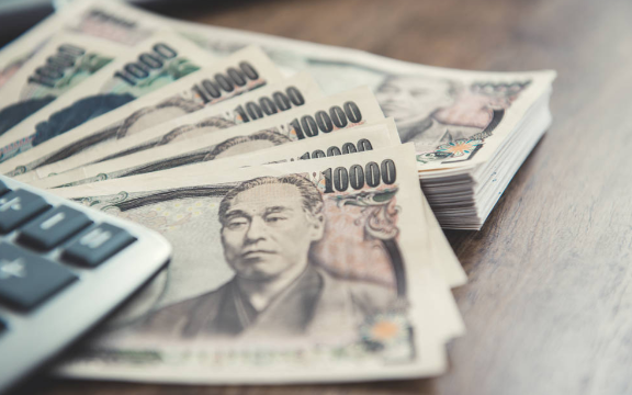 日本2025年实际工资减少1.3% 日本实际工资水平连续4年下滑 日本2025年实际工资减少1.3% 日本实际工资水平连续4年下滑