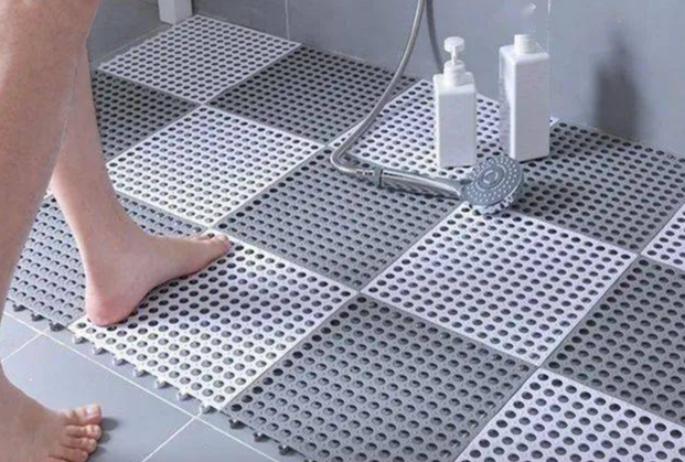 春节浴室滑倒摔伤怎么办？2026年春节居家防滑防范与处理要点