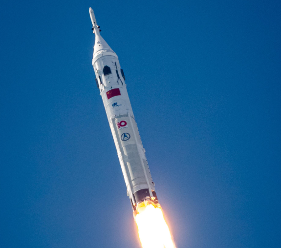我们离登月更近了 长征十号运载火箭系统低空演示验证成功
