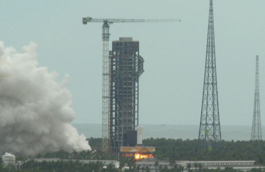 我们离登月更近了 长征十号运载火箭系统低空演示验证成功