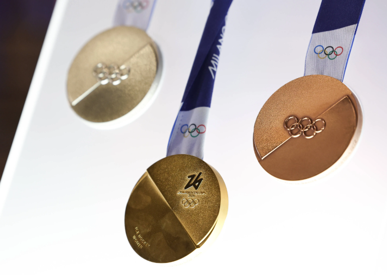 一觉醒来中国队冬奥奖牌加一，宁忠岩夺铜创历史最佳太提气