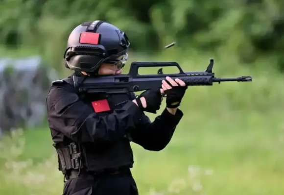 中国女子特警队实力碾压美国男队 第七届阿联酋特警挑战赛进入第三个比赛日