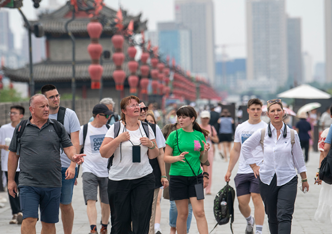 “洋朋友”打卡中国春运 外国人也赶春运 ChinaTravel说走就走 “洋朋友”打卡中国春运 外国人也赶春运 ChinaTravel说走就走