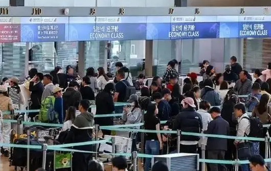 部分去日本航线取消全部航班 中国境内往返日本旅客量同比下降约54%