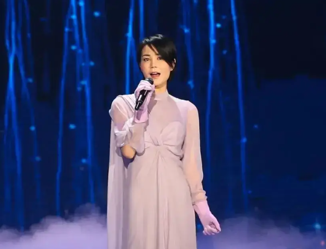 曝王菲将参加马年春晚，王菲今年春晚会唱哪首歌？