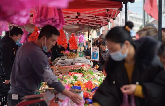 为啥现在年轻人爱赶农村大集 曹洼大集单日客流量超14万人次