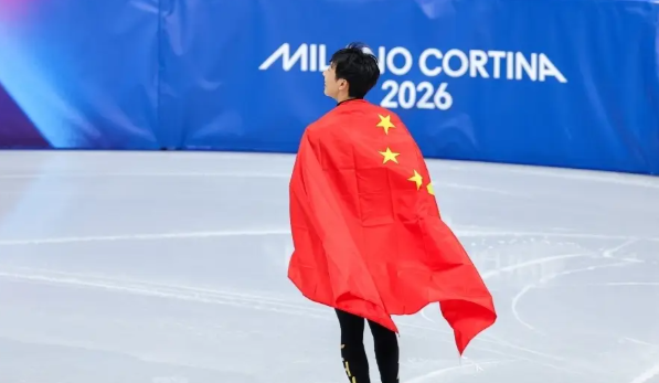 孙龙短道速滑1000米夺银牌 孙龙为中国短道速滑队夺得米兰冬奥会首枚奖牌