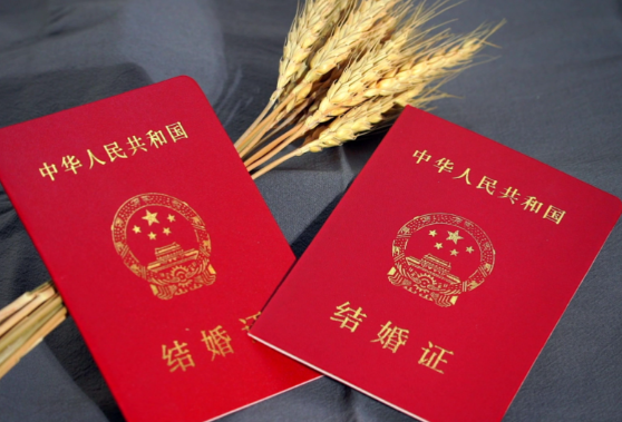 多地2月14日结婚登记已约满 2026年情人节结婚登记预约十分火爆