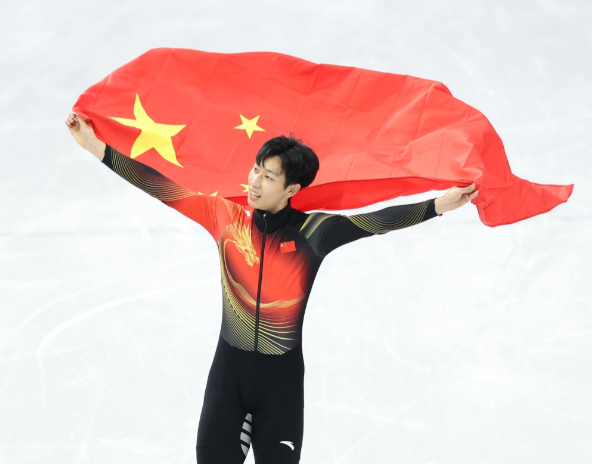 孙龙短道速滑1000米夺银牌 孙龙为中国短道速滑队夺得米兰冬奥会首枚奖牌