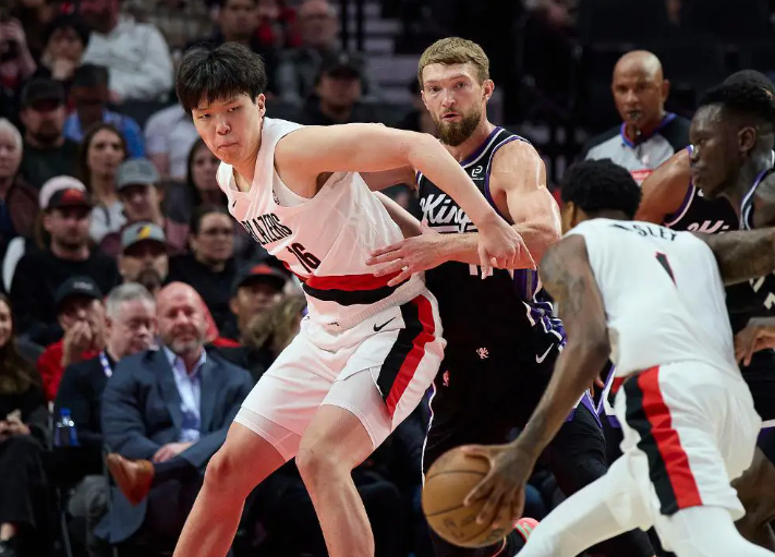 杨瀚森NBA全明星新秀赛10分2板,中国内线再登世界舞台 杨瀚森NBA全明星新秀赛10分2板,中国内线再登世界舞台