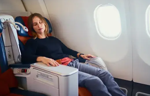 女大学生坐硬座31小时返校心脏骤停!医生:为经济舱综合征 女大学生坐硬座31小时返校心脏骤停!医生:为经济舱综合征