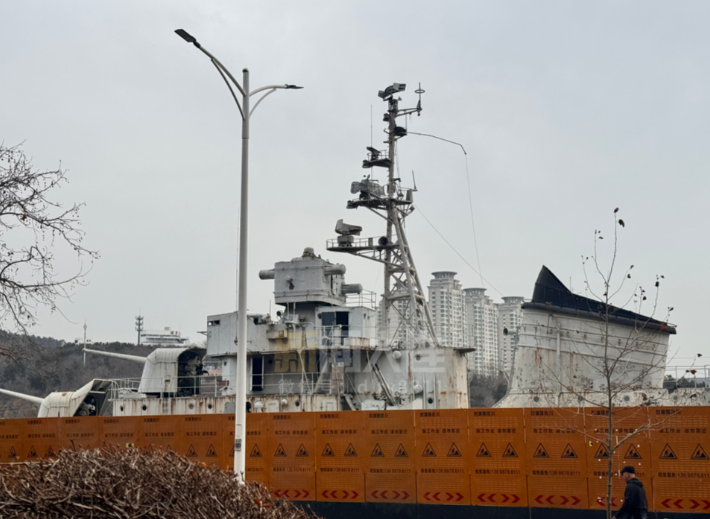 四大金刚老104“太原舰”正式启动拆解！104舰停老虎滩畔30余年正式启动拆解