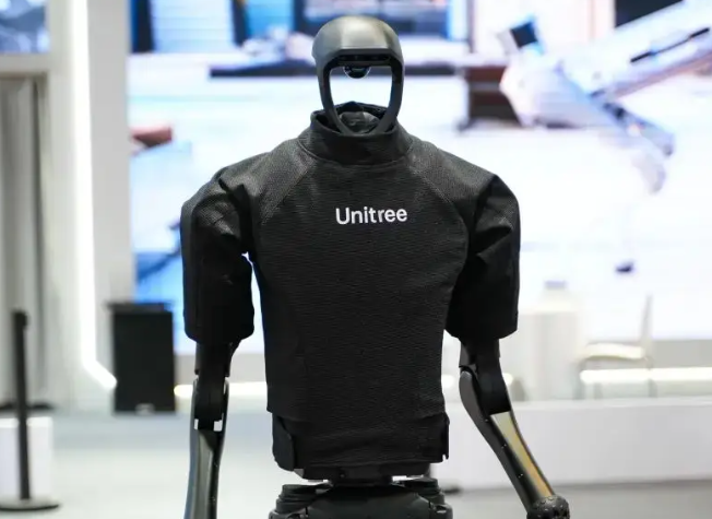 宇树机器人在日本被“爆改”!日本一大学把宇树机器人改成僧侣 宇树机器人在日本被“爆改”!日本一大学把宇树机器人改成僧侣