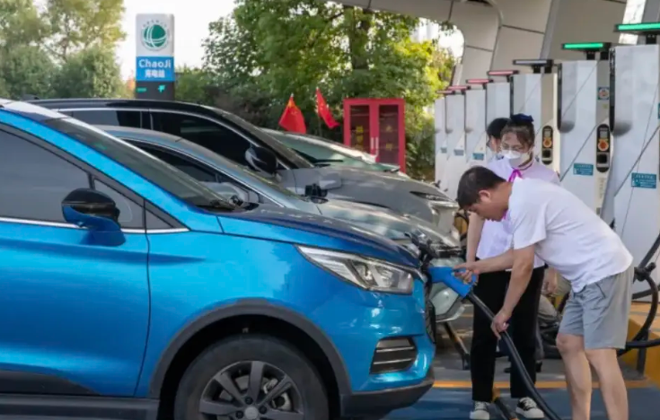 河南春节假期新能源汽车充电量创新高 绿色出行动能强劲 河南春节假期新能源汽车充电量创新高 绿色出行动能强劲