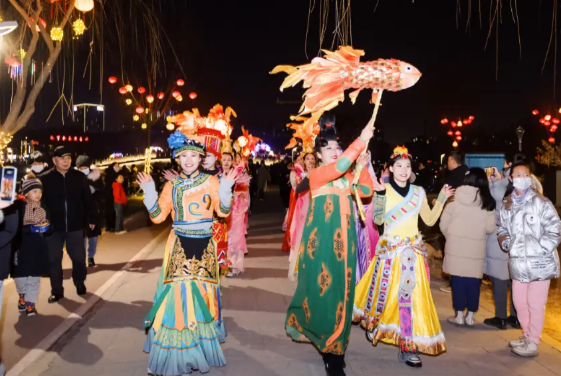 为什么说元宵节才是中国“情人节” 古代社会常常在元宵节解除宵禁