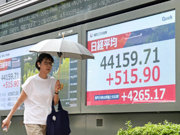 韩国股市重挫5%触发熔断,韩国KOSPI指数跌近2% 韩国股市重挫5%触发熔断,韩国KOSPI指数跌近2%