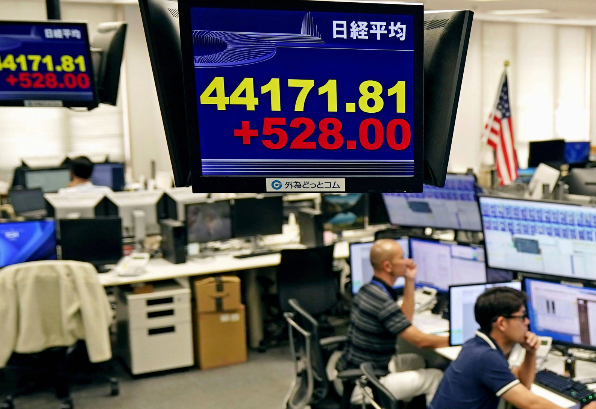 韩国股市重挫5%触发熔断,韩国KOSPI指数跌近2% 韩国股市重挫5%触发熔断,韩国KOSPI指数跌近2%