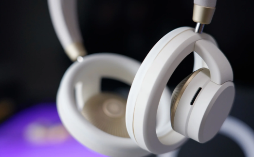 今天是第27个全国爱耳日 错误的耳机佩戴方式对听力影响有多大