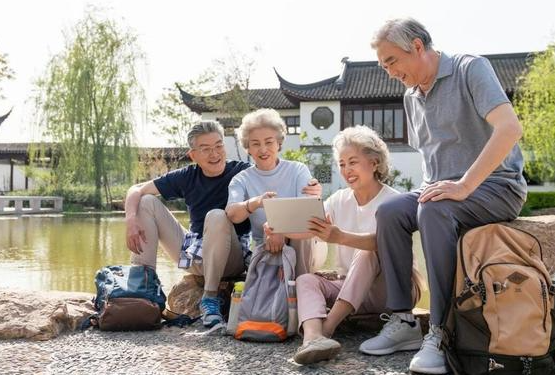 建议新增重阳节为法定假日 鼓励增加假期陪伴父母出游 建议新增重阳节为法定假日 鼓励增加假期陪伴父母出游