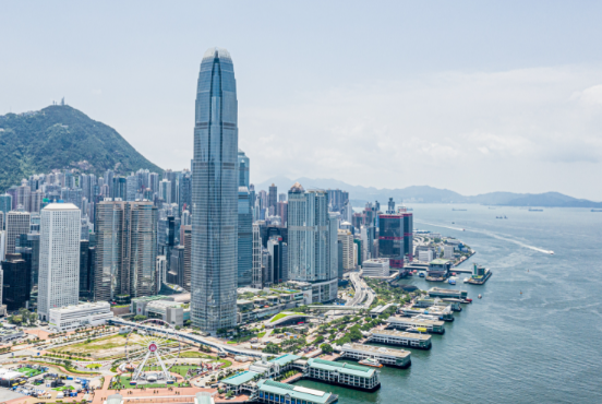 深圳南山成全国第三个“万亿城区” 2025年深圳南山区地区GDP达10102.38亿元 深圳南山成全国第三个“万亿城区” 2025年深圳南山区地区GDP达10102.38亿元