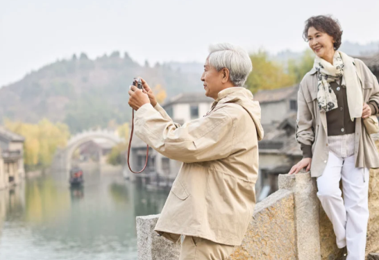 建议新增重阳节为法定假日 鼓励增加假期陪伴父母出游