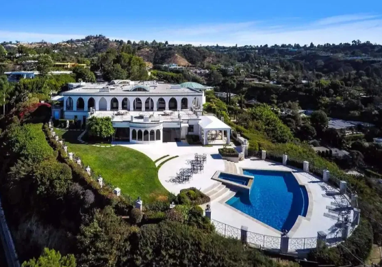 香港开始对超级豪宅加税 香港1亿港元以上住宅印花税升至6.5%