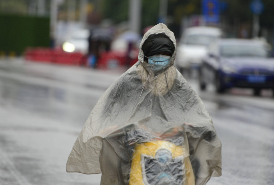 4日华南地区出现较强降雨部分区域出现大雾天气 今日国内45个路段因雾关闭收费站