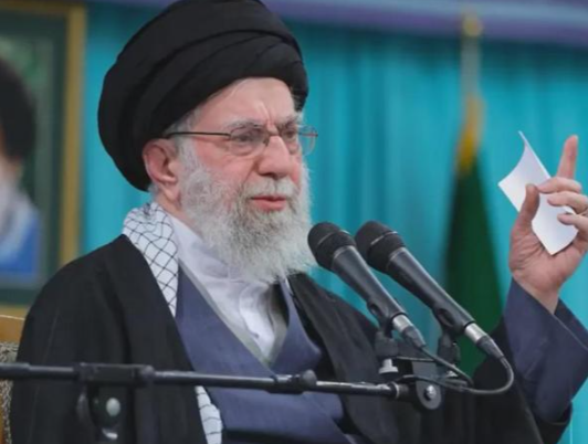 伊朗将为哈梅内伊举行3天告别仪式 伊朗领袖选举可能推迟到下周 伊朗将为哈梅内伊举行3天告别仪式 伊朗领袖选举可能推迟到下周