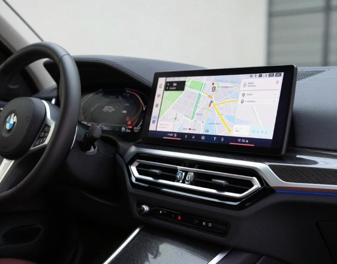 2026年宝马3系的多媒体系统可以升级配置吗?