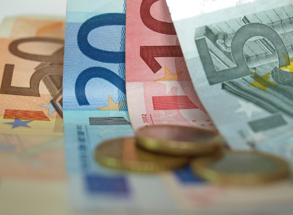 韩国拟100万亿韩元救市，韩国股市惊人暴涨12%后市如何看?