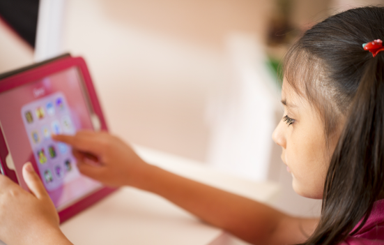 细菌性角膜炎的症状可能有哪些 患上细菌性角膜炎如何自救