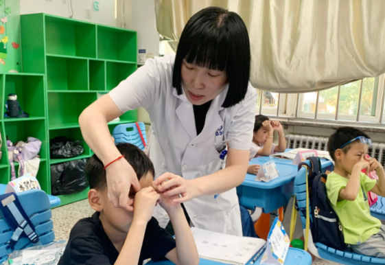 细菌性角膜炎的症状可能有哪些 患上细菌性角膜炎如何自救