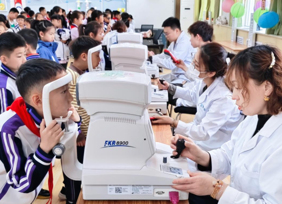 细菌性角膜炎的症状可能有哪些 患上细菌性角膜炎如何自救