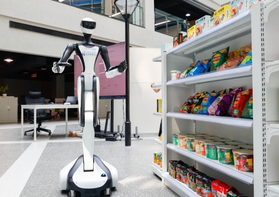 春晚机器人开起便利店 中国机器人产业向多元化场景渗透