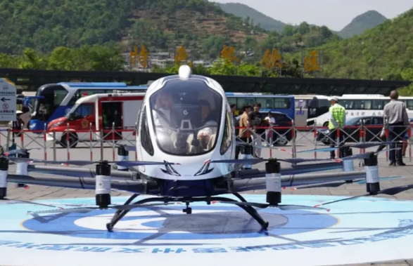 国产“飞的”扎堆亮相 我国eVTOL公共交通何时能推广普及