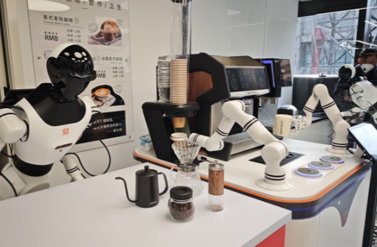春晚机器人开起便利店 中国机器人产业向多元化场景渗透