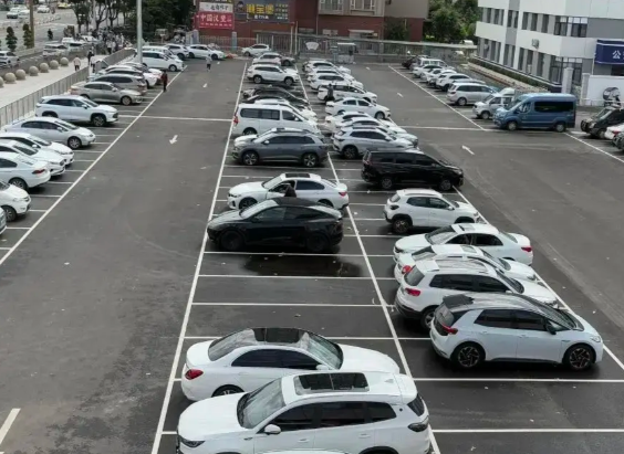 多地宣布停车费下调 多地延长免费停车时长