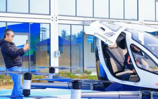 西南首个无人机综合体项目启动 锦江区无人机主题公园“智飞中心”项目启动