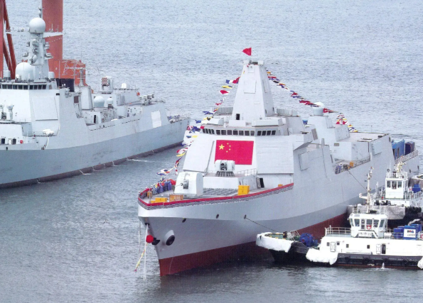 画面公开!两艘“万吨大驱”首次海训 055型东莞舰和安庆舰首次出海训练