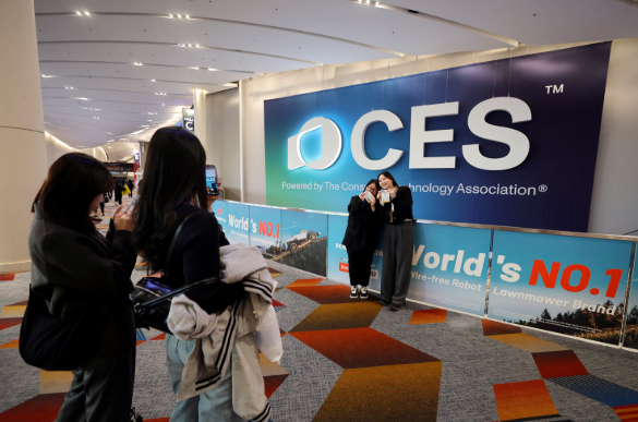 2026油价上涨和股市如何同时冲击美国不同收入群体的消费?