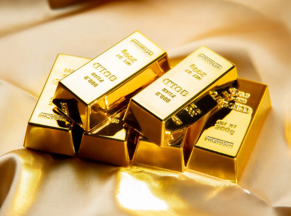 金价一度上涨2%试探5200美元，黄金单日暴涨65美元还会涨吗?
