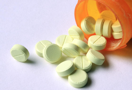 头孢停药多久之后可以饮酒 含酒精食品药品和头孢同服有风险