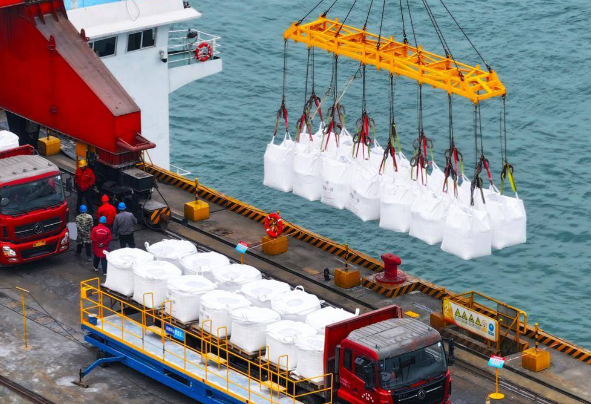 化肥运输受阻全球农业生产受波及 国际化肥价格大幅上涨