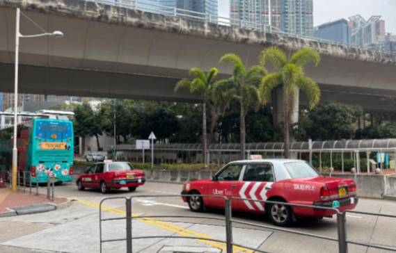 到香港打车不用愁没带现金了 香港的士全面开启电子缴费媒介