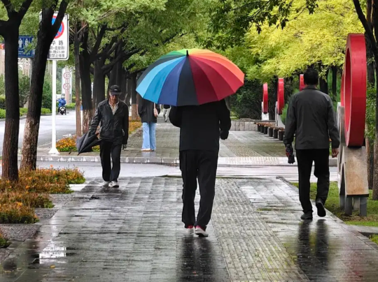 今明两天各地气温将自北向南迎来回升 今明两天江南等地持续阴雨不便出行 今明两天各地气温将自北向南迎来回升 今明两天江南等地持续阴雨不便出行