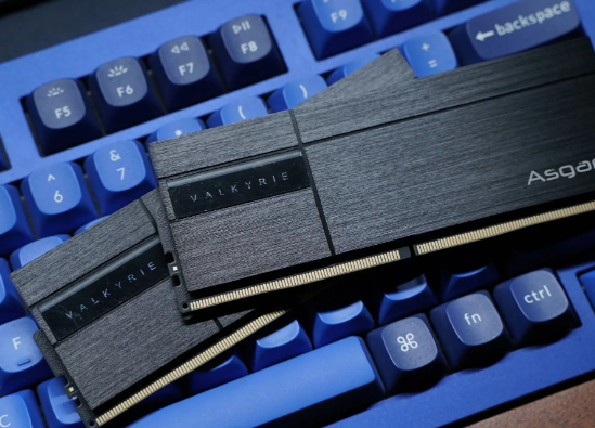 32G内存涨了约3000元 32G内存条价格半年内暴涨300%